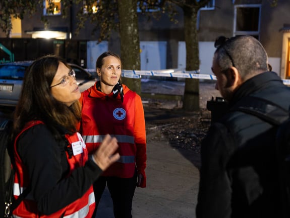 Våra volontärer trygghetsvandrar efter sprängning i Hässelby