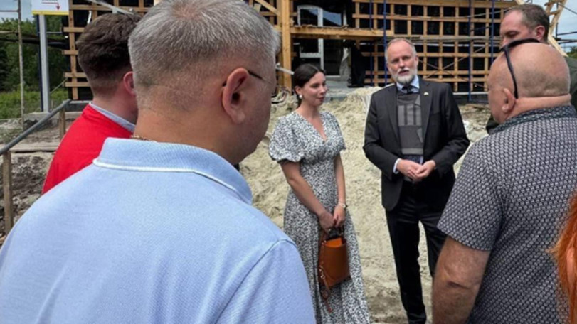 Martin Åberg, Sveriges ambassadör i Ukraina, besökte URCS program i Sumy-regionen med stöd av Svenska Röda Korset: (30 juni 2025)