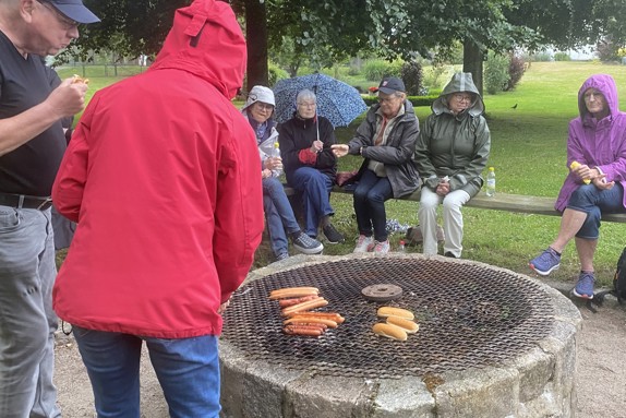 Korvgrillning och rödakorsare