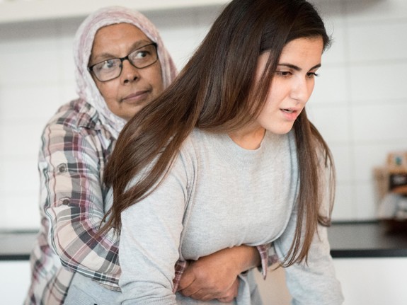 En kvinna har satt i halsen.