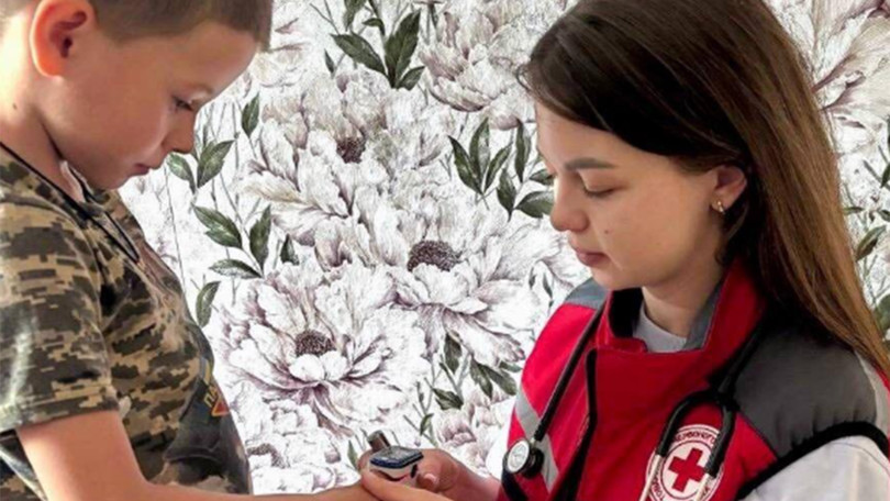 Över 100 barn och vuxna har den senaste tiden fått specialistvård av ukrainska Röda Korsets mobila hälsoenhet i de mest avlägsna delarna av Sumy-regionen.