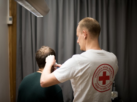 Йоганна Льонн, медсестра в агенції опіки Червоного Хреста, яка допомагає мігрантам без документів та іншим мігрантам, які перебувають поза системою захисту суспільства, отримати допомогу.