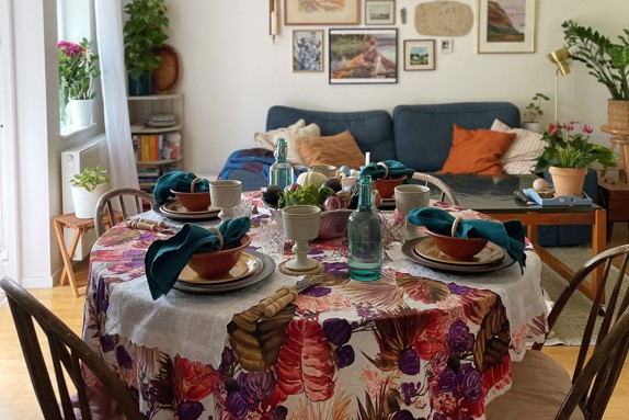 tallrikar-second-hand-i-dukning