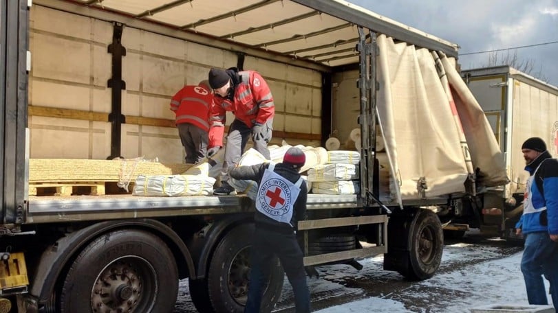 Lastbil med nödhjälp når Donbass i Ukraina