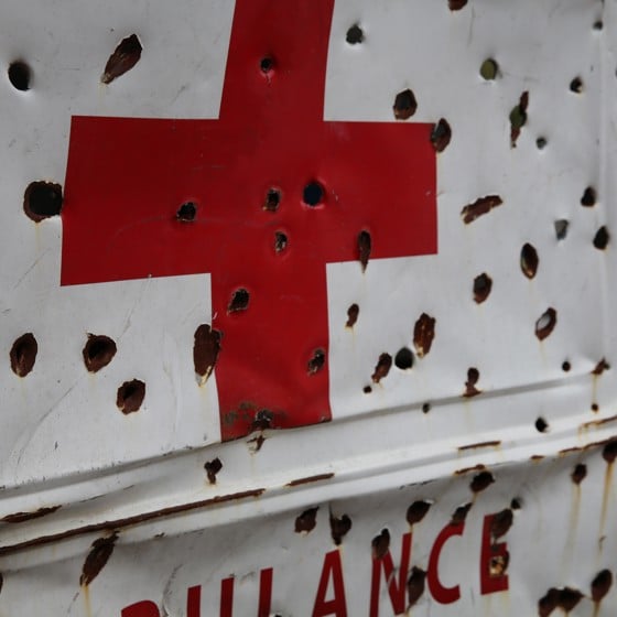 Beskjuten ambulans - brott mot krigets lagar