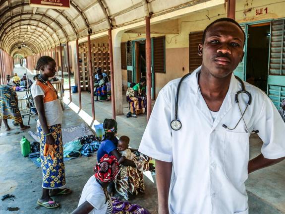 Malariadoktor i Burkina Faso