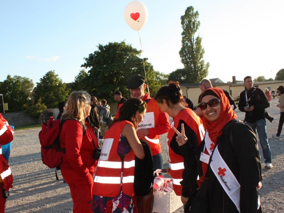Glada rödakorsare vid 150-årsfirandet på Skansen