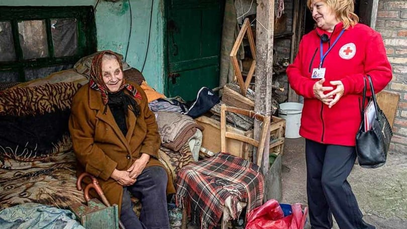 I Luhanskregionen ger vi stöd till ensamma äldre som stannat kvar i det krigsdrabbade området.