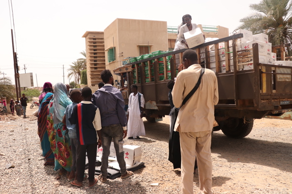 Hjälpen når fram i Sudan.