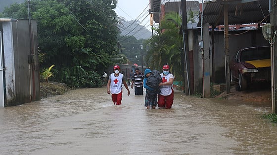 Barn drabbat av klimatförändringar i Pakistan
