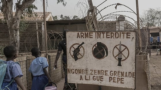 Barn går in till sjukhus i Mali