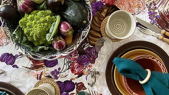 hostdukning-med-prylar-från-second-hand