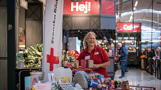 Röda Korsets volontärer på plats på ICA Maxi i Nynäshamn