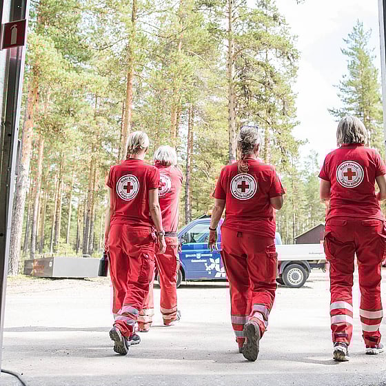 Arbeta på Röda Korset.