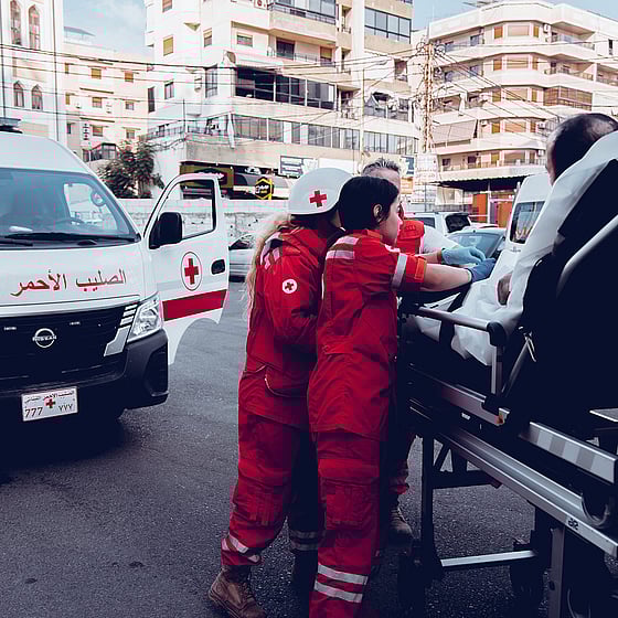 Hjälp från Röda Korset i Libanon.