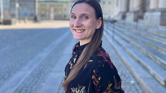 En kvinna.