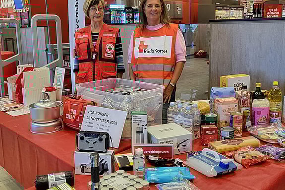 Vi delar praktiska råd och visar material för hemberedskap 