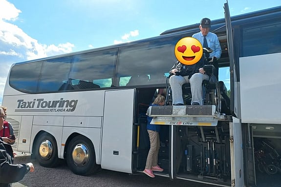 Buss med rullstolsramp