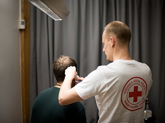 Йоганна Льонн, медсестра в агенції опіки Червоного Хреста, яка допомагає мігрантам без документів та іншим мігрантам, які перебувають поза системою захисту суспільства, отримати допомогу.