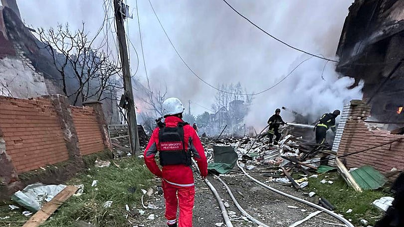 Akutteam på plats efter explosion.