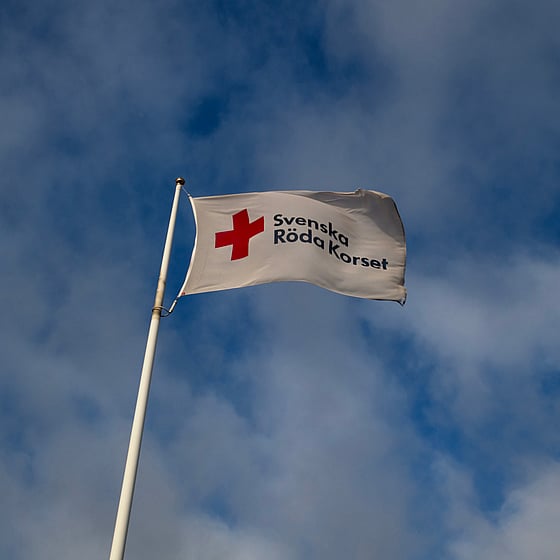 Svenska Röda Korsets flagga.