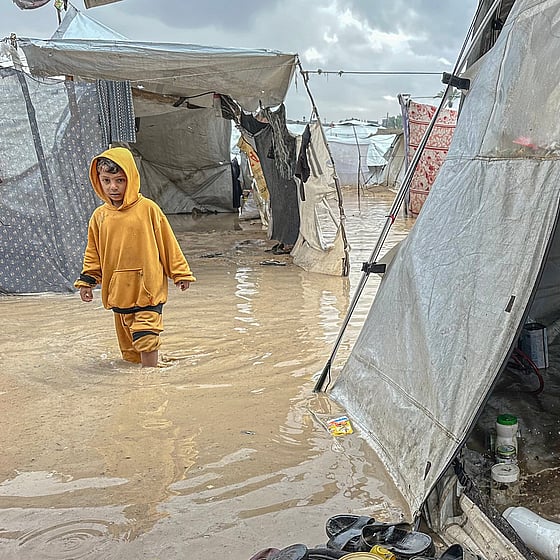 Hjälparbetare efter explosion i Gaza, Palestina.