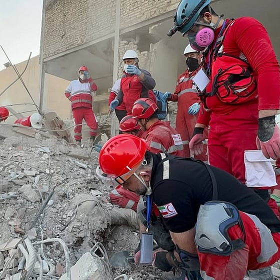 Iran hjälp efter explosion.