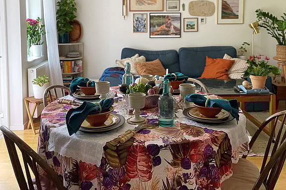 tallrikar-second-hand-i-dukning