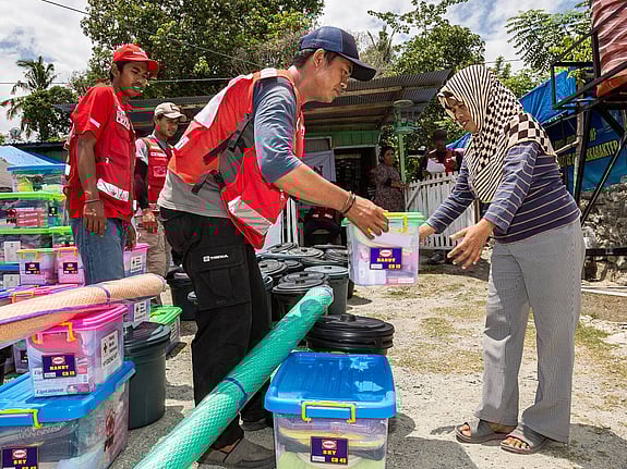 Katastrofhjälp från Röda Korset i Indonesien.