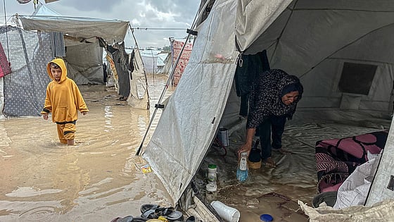 Hjälparbetare efter explosion i Gaza, Palestina.