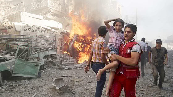 Röda korset volontär räddar barn från brand