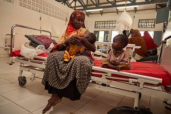 Hjälp till undernärda barn i Afrika