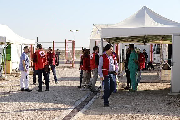 Röda Korsvolontärer vid fältsjukhus