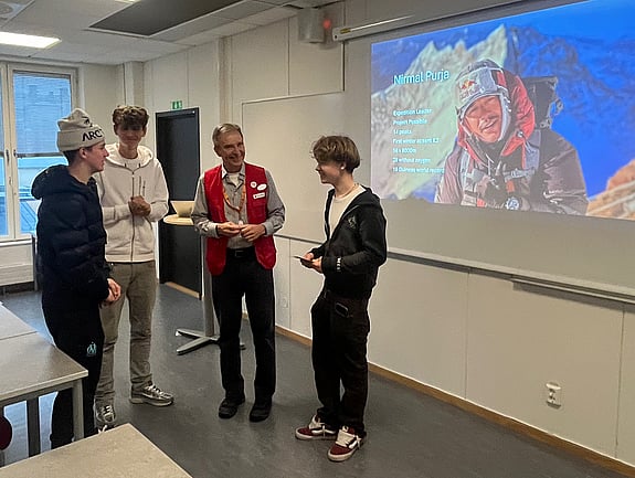 På Zetterbergsgymnasiet uppskattar eleverna Röda Korsets volontärer.