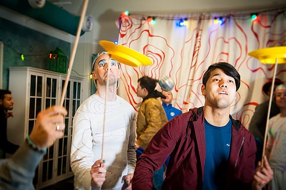 Manlig jonglör från Clowner utan gränser