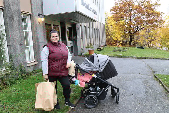 ”Det är väldigt bra för ukrainare och andra att Röda Korset kan hjälpa”, säger Yelyzaveta.