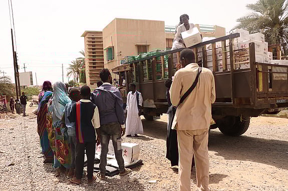 Hjälpen når fram i Sudan.