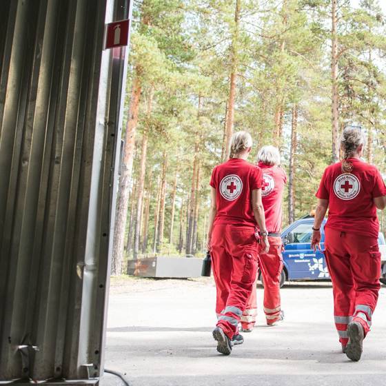 Arbeta på Röda Korset.