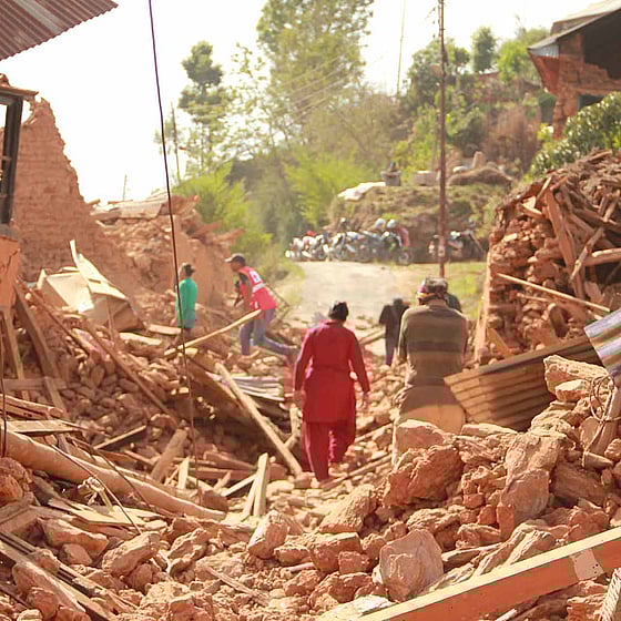 Raserade hus efter naturkatastrof i Nepal